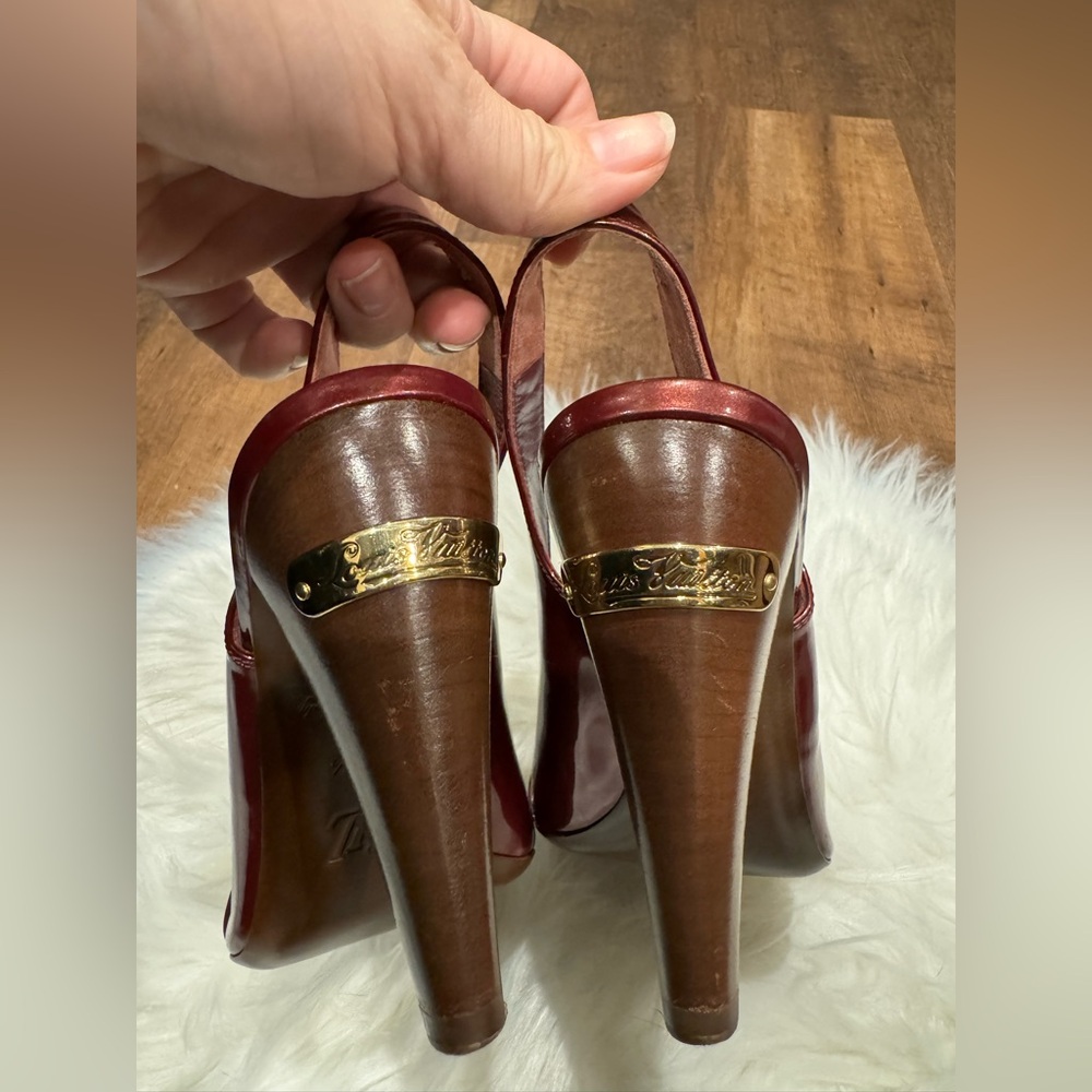 Beautiful Louis Vuitton Purple Leather Open Toe Heels Size Size 6.5